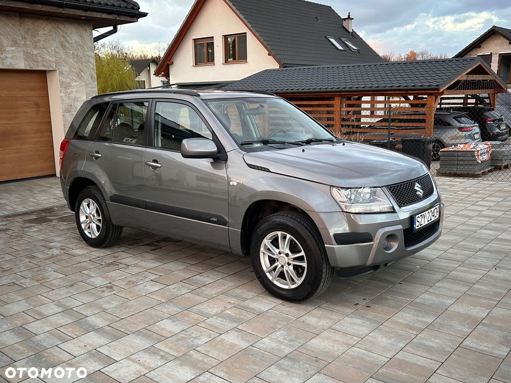Suzuki Grand Vitara 2.0 - 17