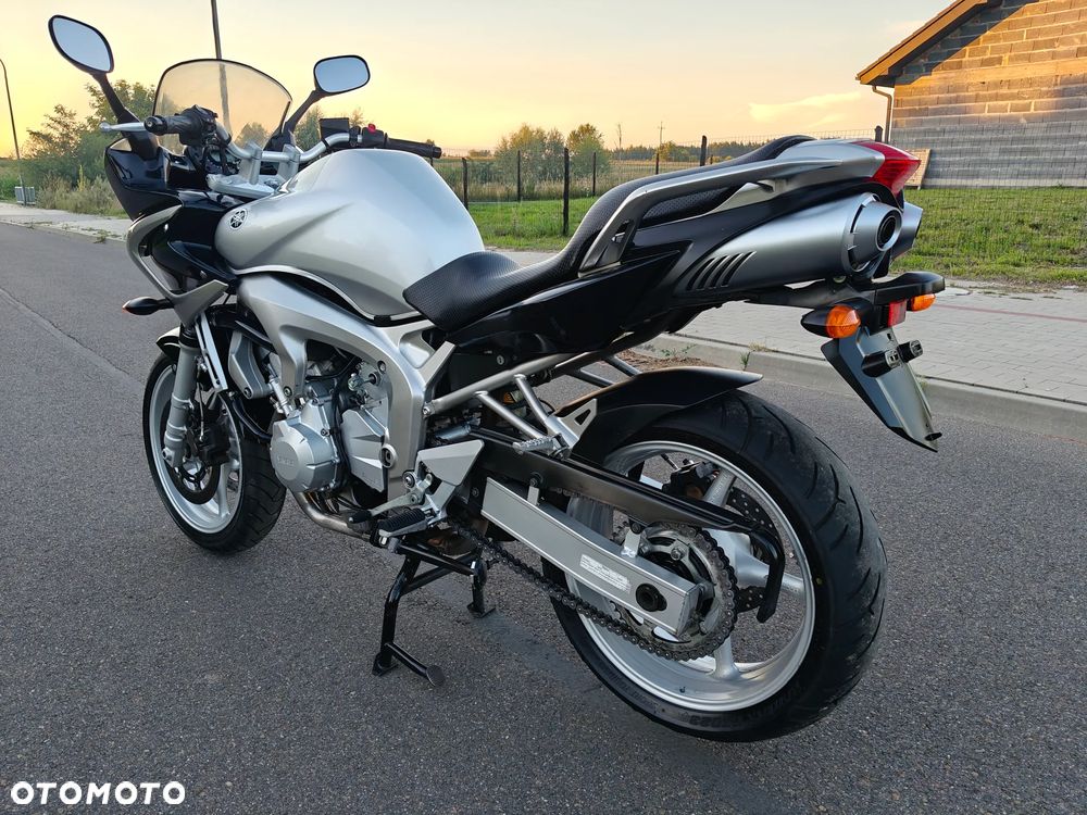 Yamaha FZ6 - 3