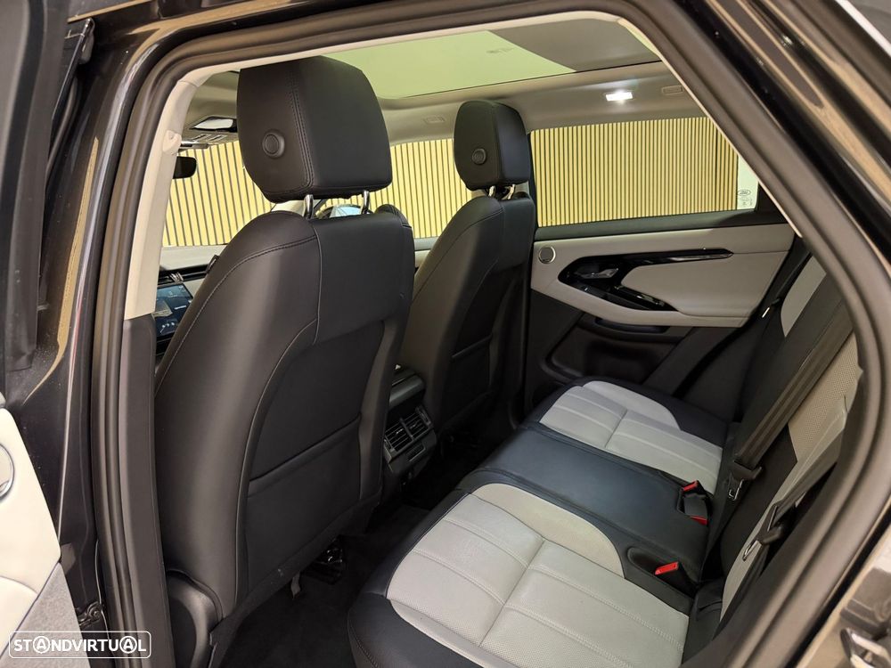 Land Rover Range Rover Evoque P300e R-Dynamic SE - 42