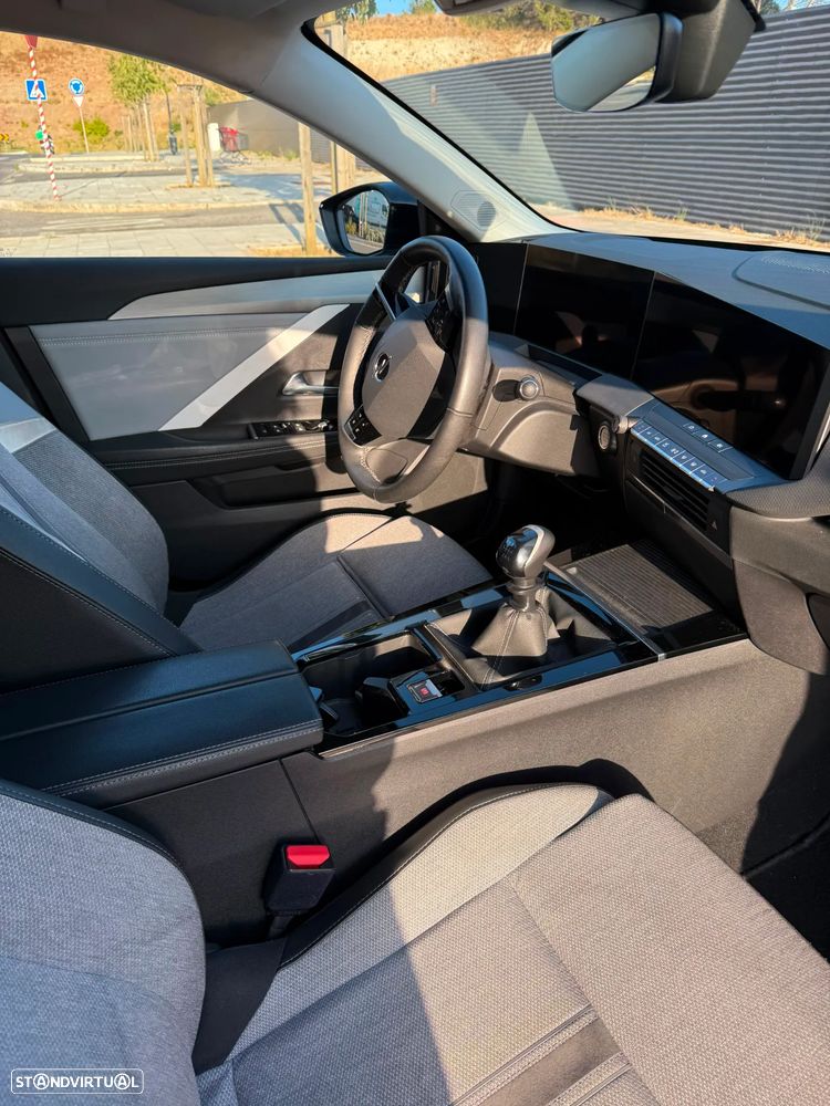 Opel Astra 1.2 T Elegance - 9
