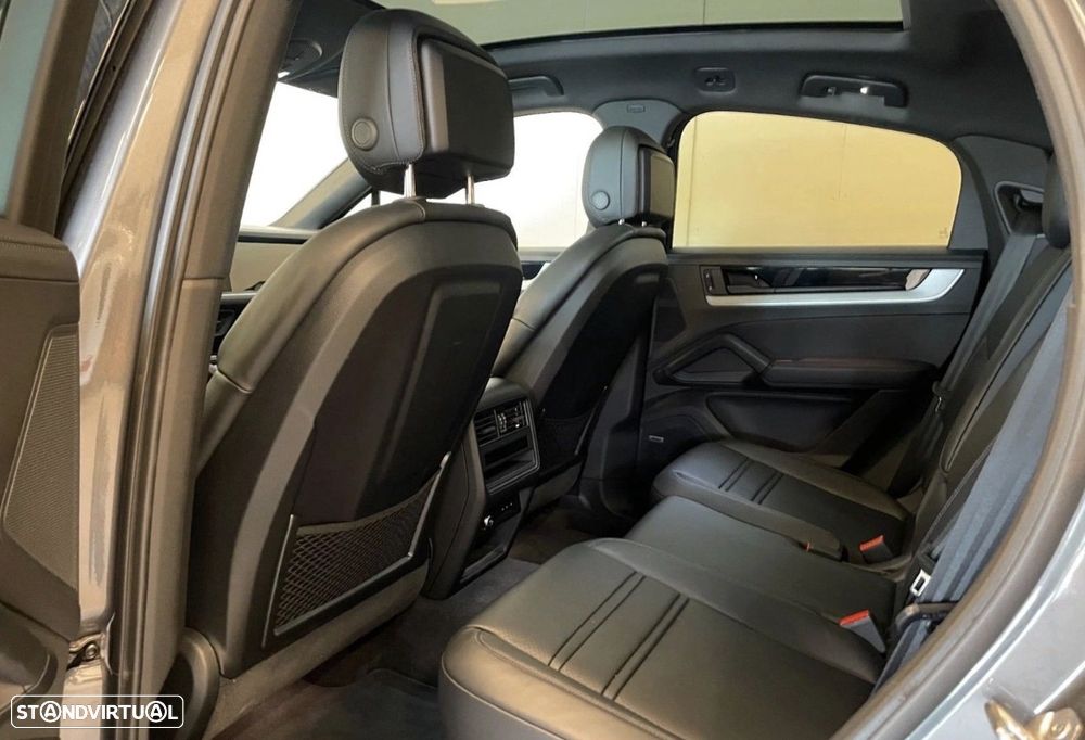 Porsche Cayenne Coupé E-Hybrid - 9