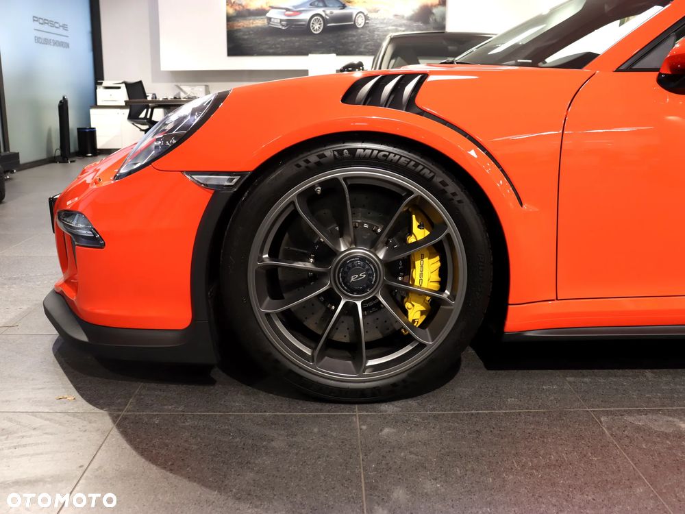 Porsche 911 GT3 RS - 11