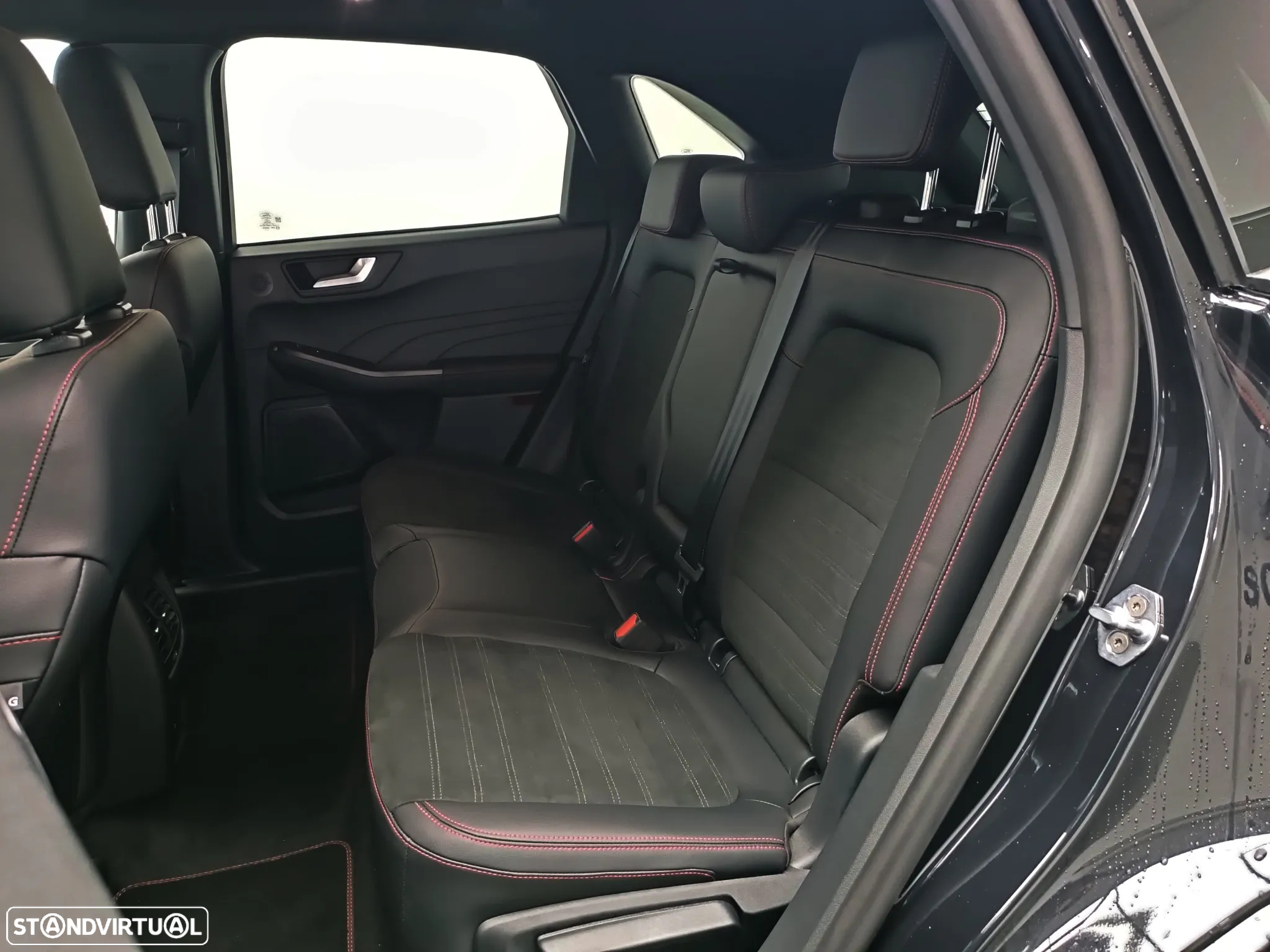 Ford Kuga 2.5 PHEV ST-Line X - 8