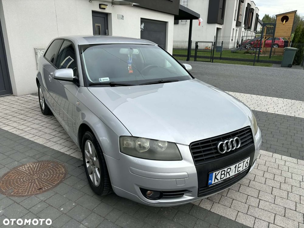 Audi A3 3-drzwiowe 2.0 FSI Attraction - 8