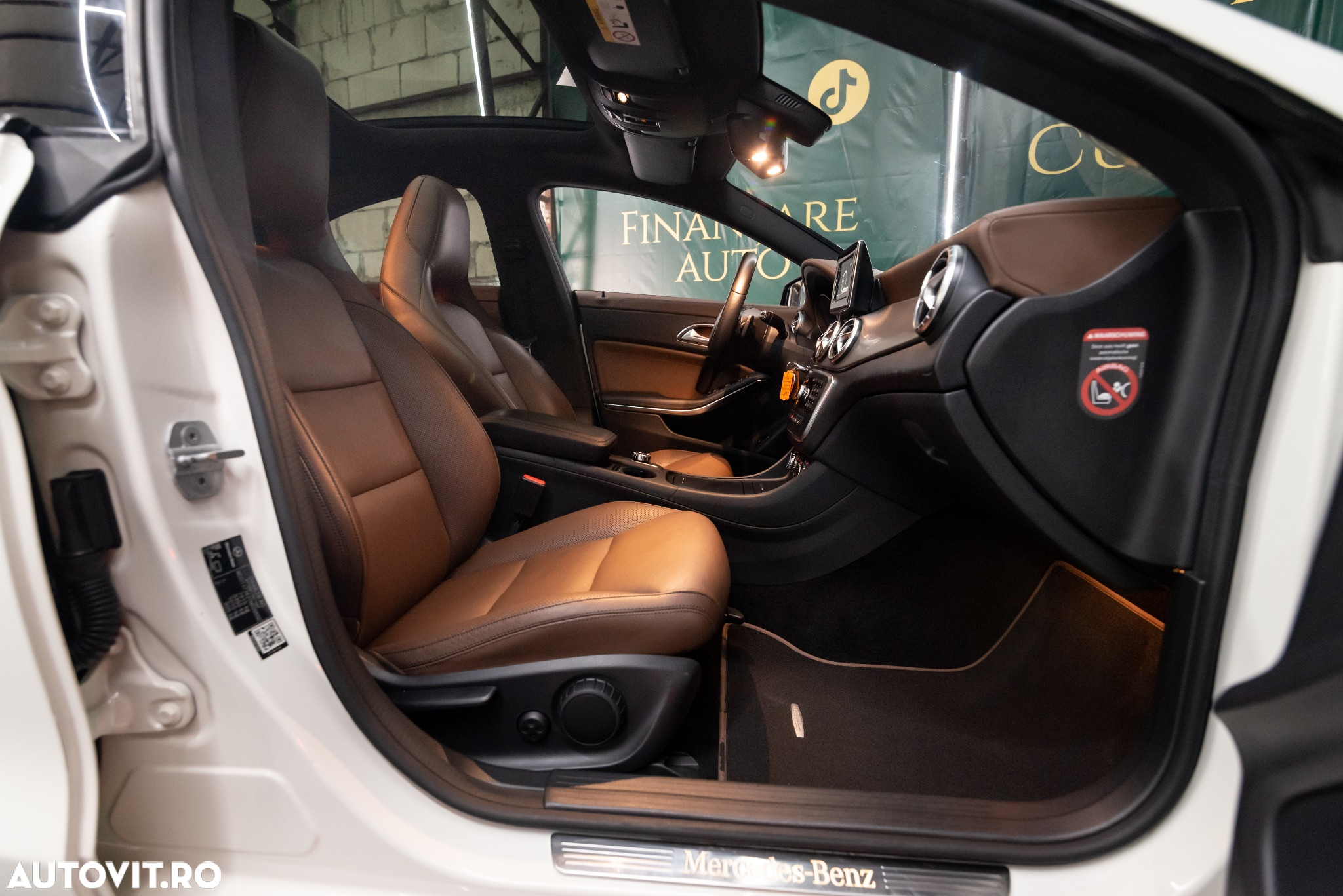 Mercedes-Benz CLA 200 7G-DCT AMG Line - 8