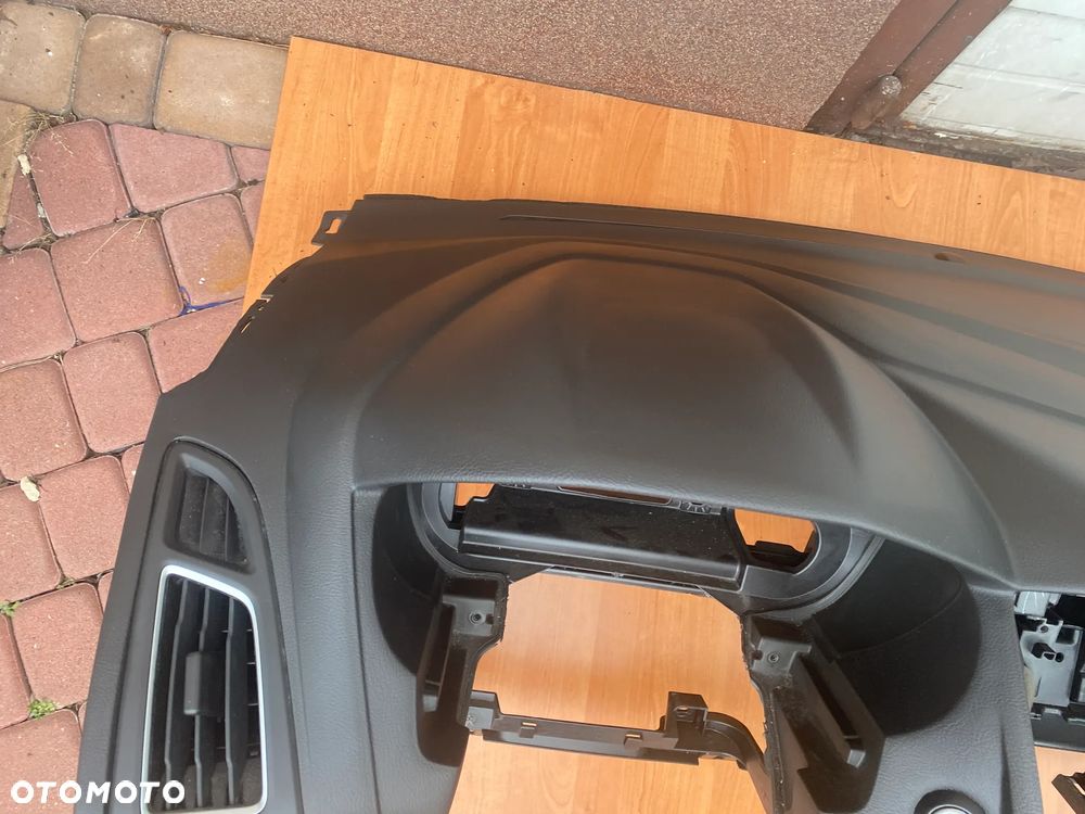DESKA KONSOLA KOKPIT PODUSZKA FORD FOCUS MK3 FL LIFT - 12