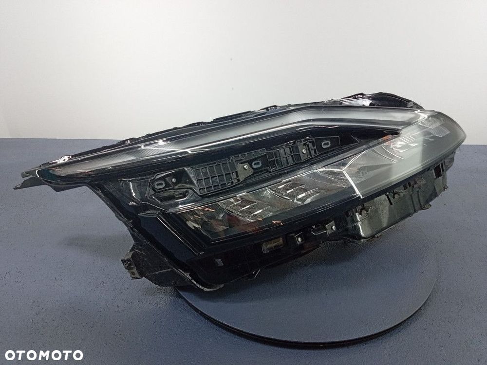 QASHQAI III J12 REFLEKTOR PRAWY FULL LED 100-8D02G - 2