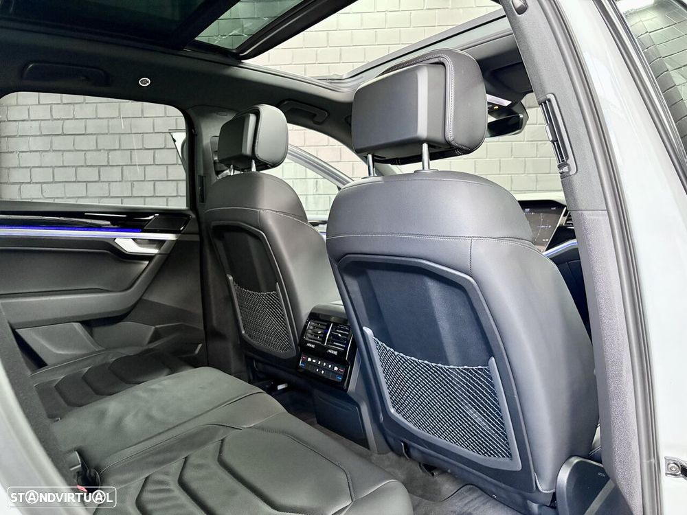 VW Touareg 3.0 V6 e-Hybrid 4Motion Aut. Elegance - 24