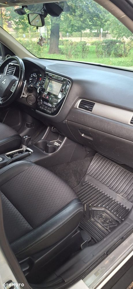 Mitsubishi Outlander - 22