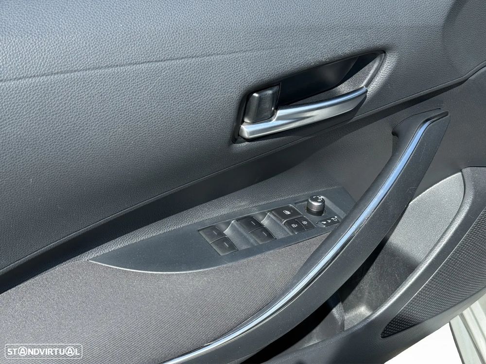 Toyota Corolla 1.8 Hybrid Comfort - 18