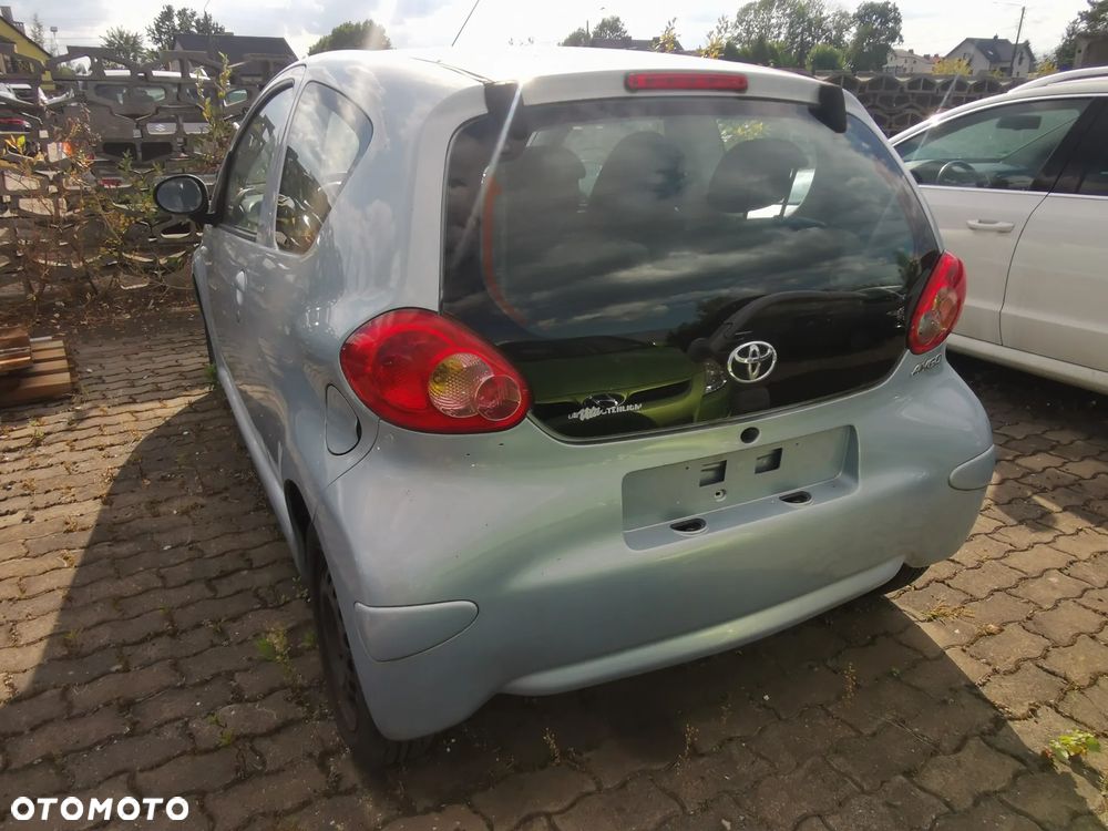 Części Toyota Aygo I 1.0B 1KR-B52 Lakier 8R0 - 2