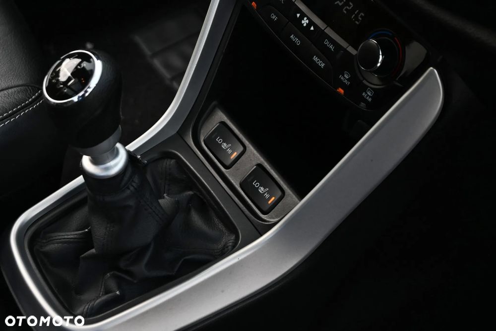 Suzuki SX4 S-Cross 1.6 DDiS Premium 4WD - 32