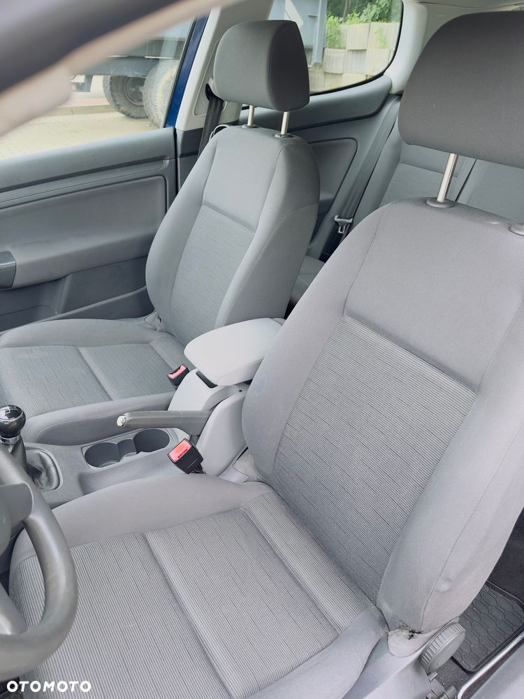 Volkswagen Golf - 6