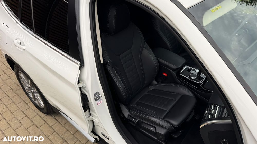 BMW X3 xDrive20d AT xLine - 25