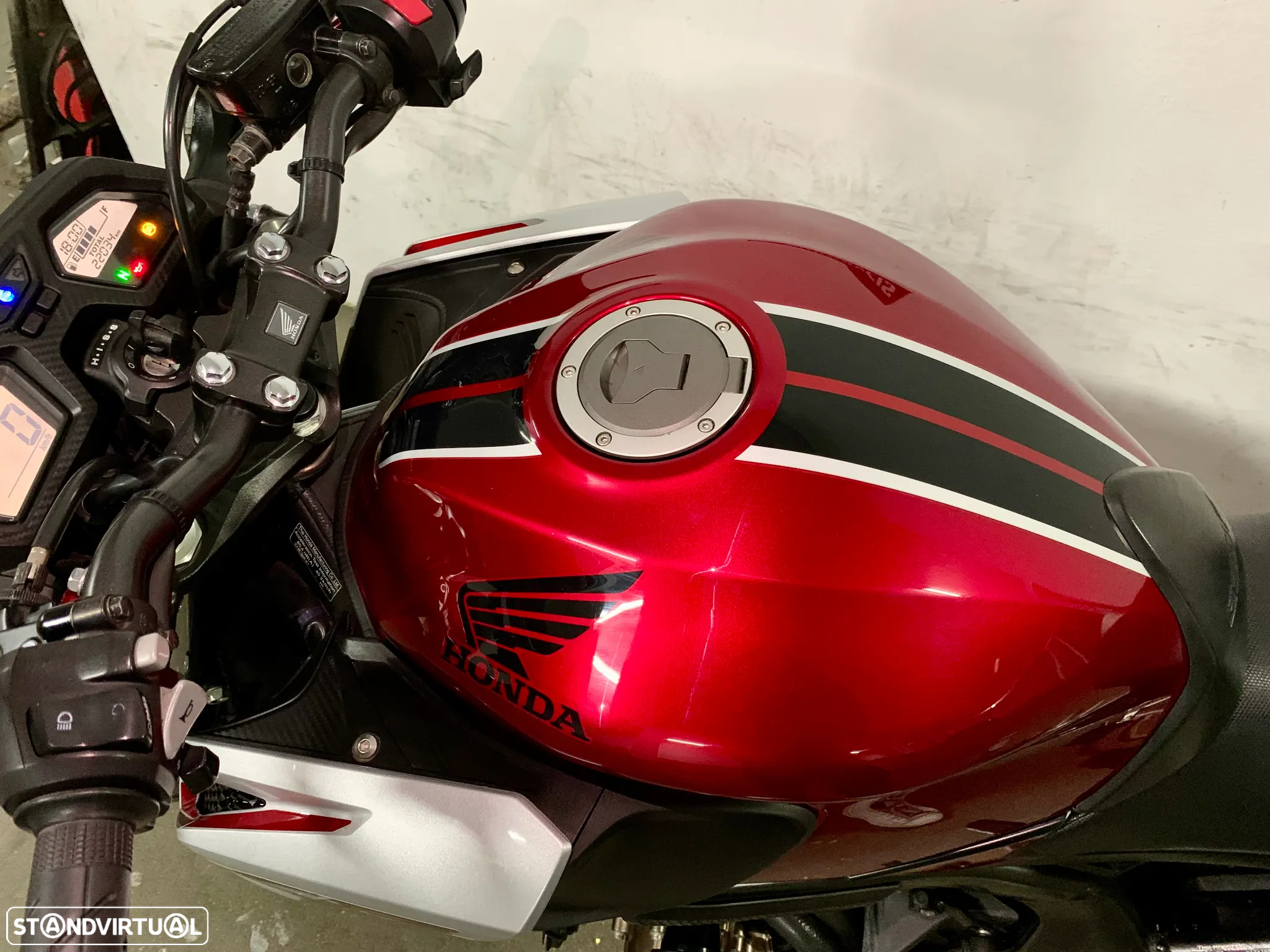 Honda CB 650F AKRAPOVIC 2018 - 23