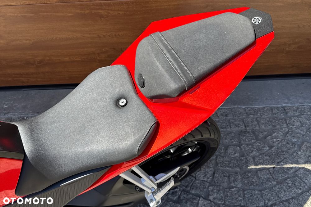 Yamaha YZF - 27