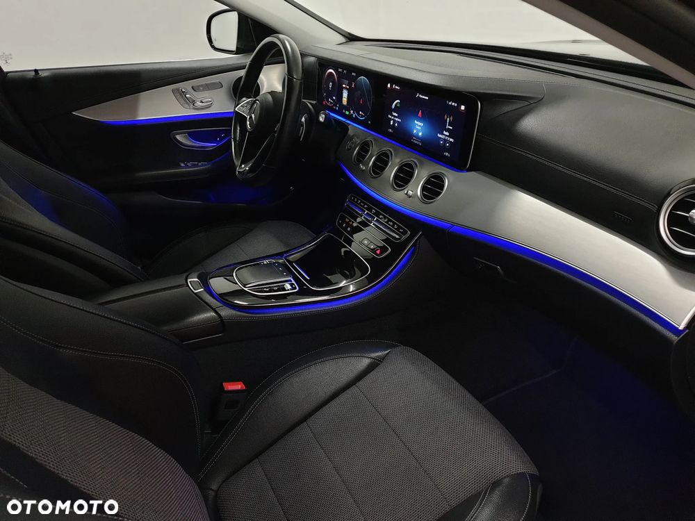 Mercedes-Benz Klasa E 300 de 4Matic 9G-TRONIC AMG Line - 40