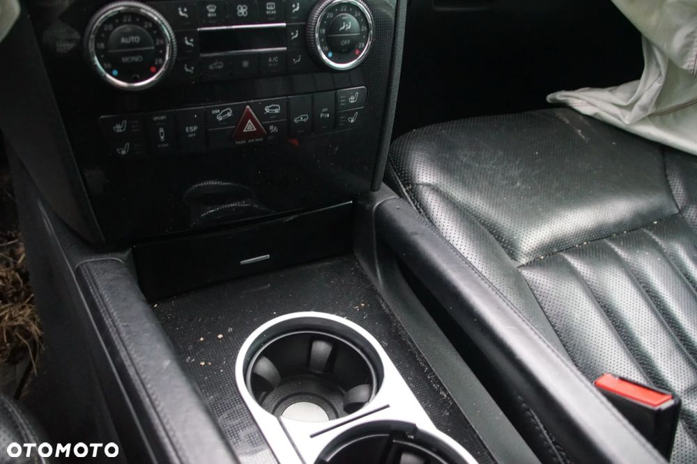 Auto na części - Mercedes ML W164 320 CDI 3.0 CDI 224 KM 642940 OM642 722902 723 2008R Silnik Skrzynia Drzwi Maska Klapa Zderzak Szyba Klamka Lampa Deska Kokpit Sterownik Moduł Czujnik Licznik Kierownica Wyświetlacz Panel - 12