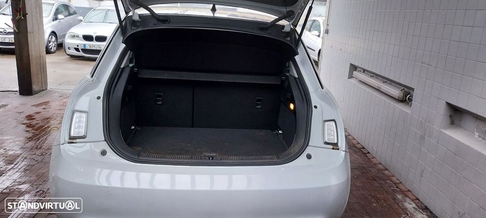 Audi A1 Sportback 1.6 TDI Admired - 9