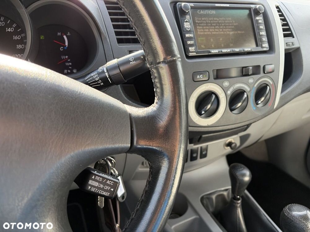 Toyota Hilux 3.0 D-4D SR5 - 21