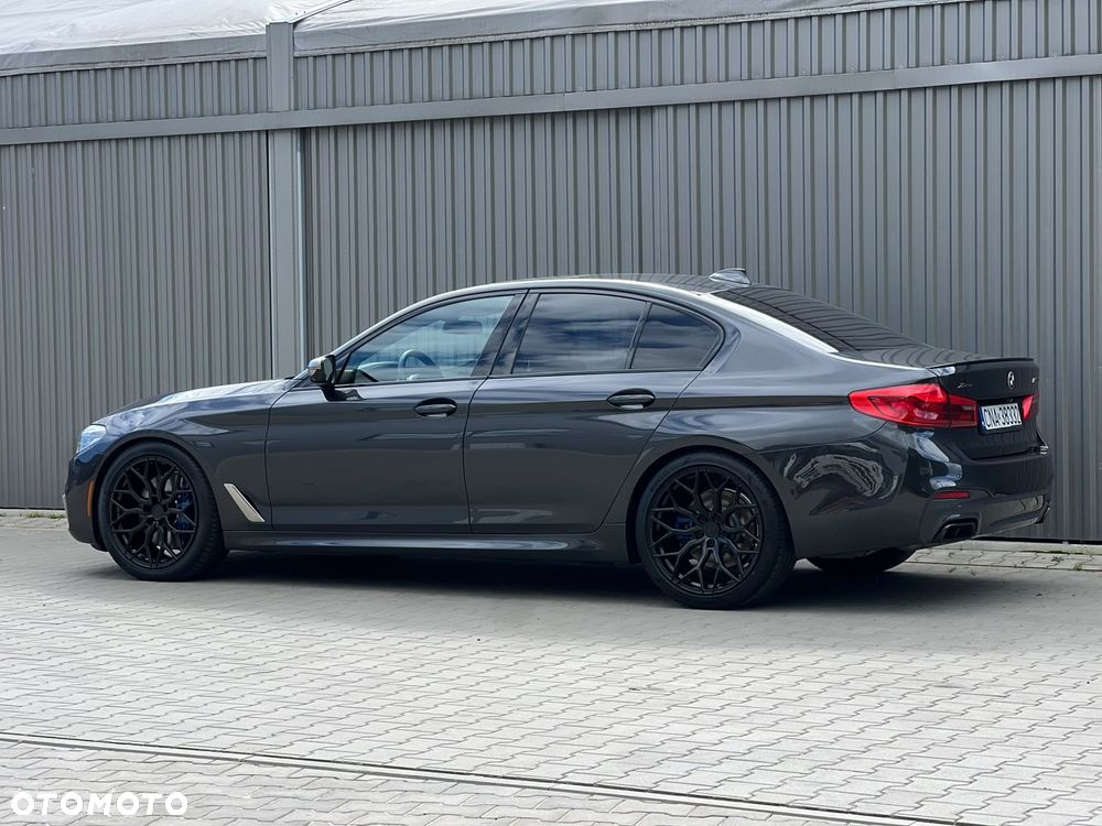 BMW Seria 5 M550i xDrive - 18