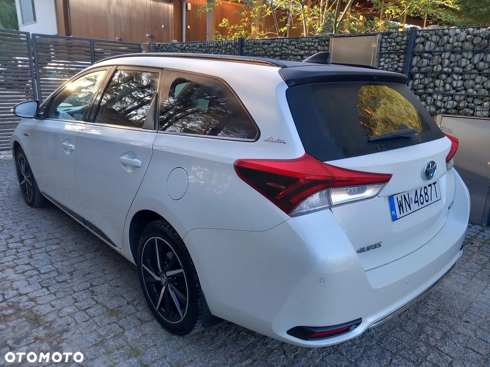 Toyota Auris Hybrid 135 Selection - 4