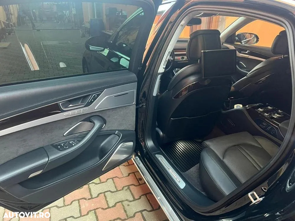 Audi A8 - 6