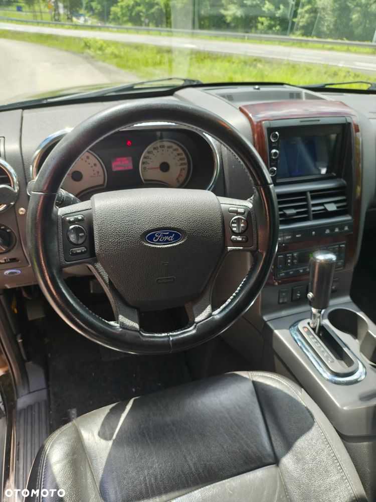 Ford Explorer 4.6 4WD - 12