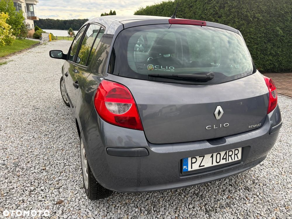 Renault Clio 1.4 16V Expression - 8