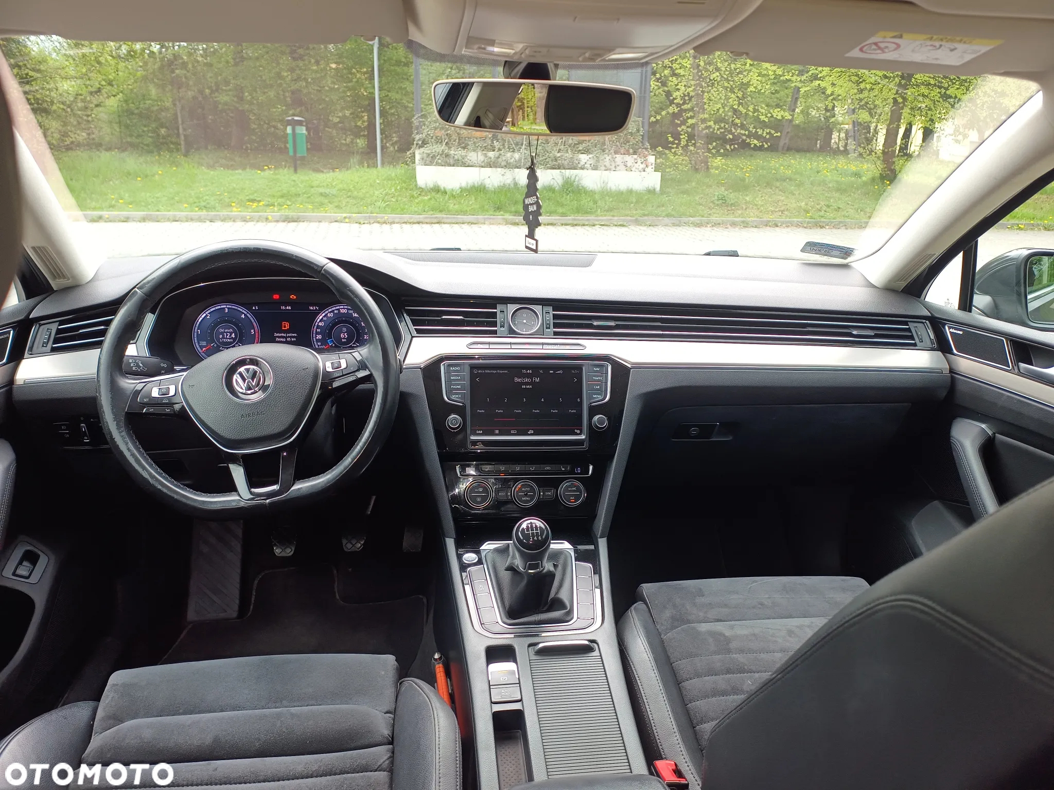 Volkswagen Passat - 4