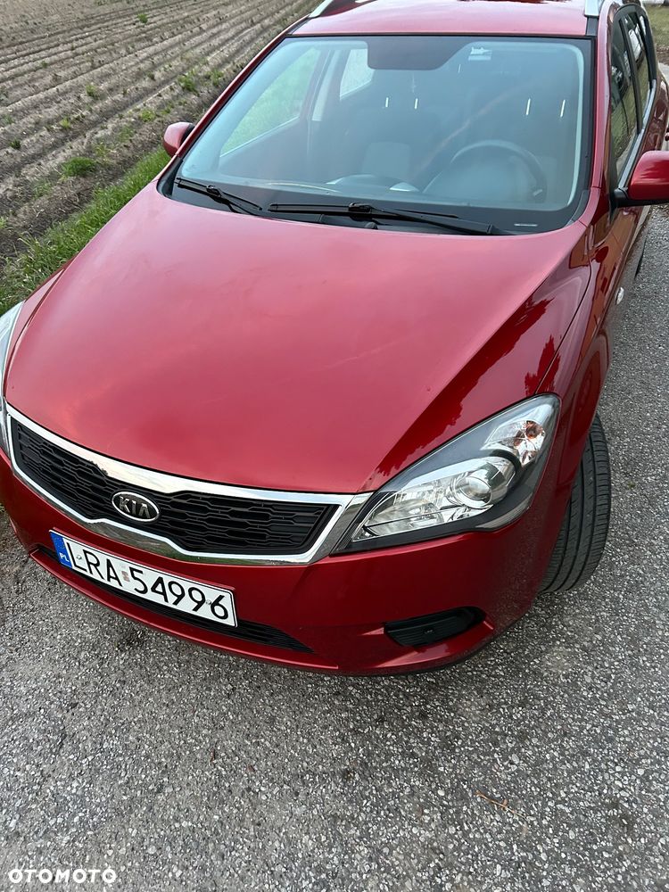 Kia Ceed - 9