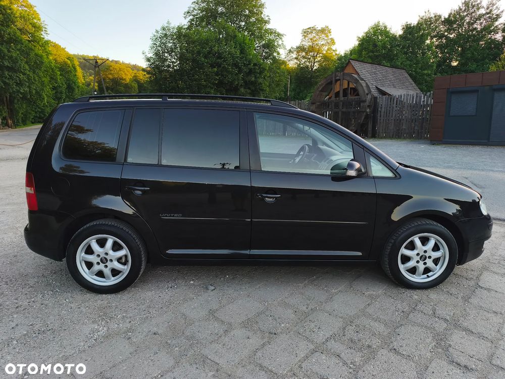 Volkswagen Touran - 6