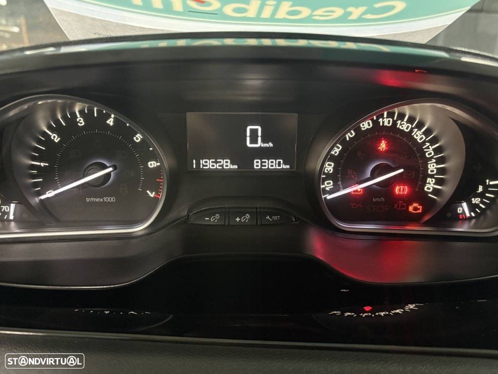 Peugeot 208 1.2 PureTech Style - 7