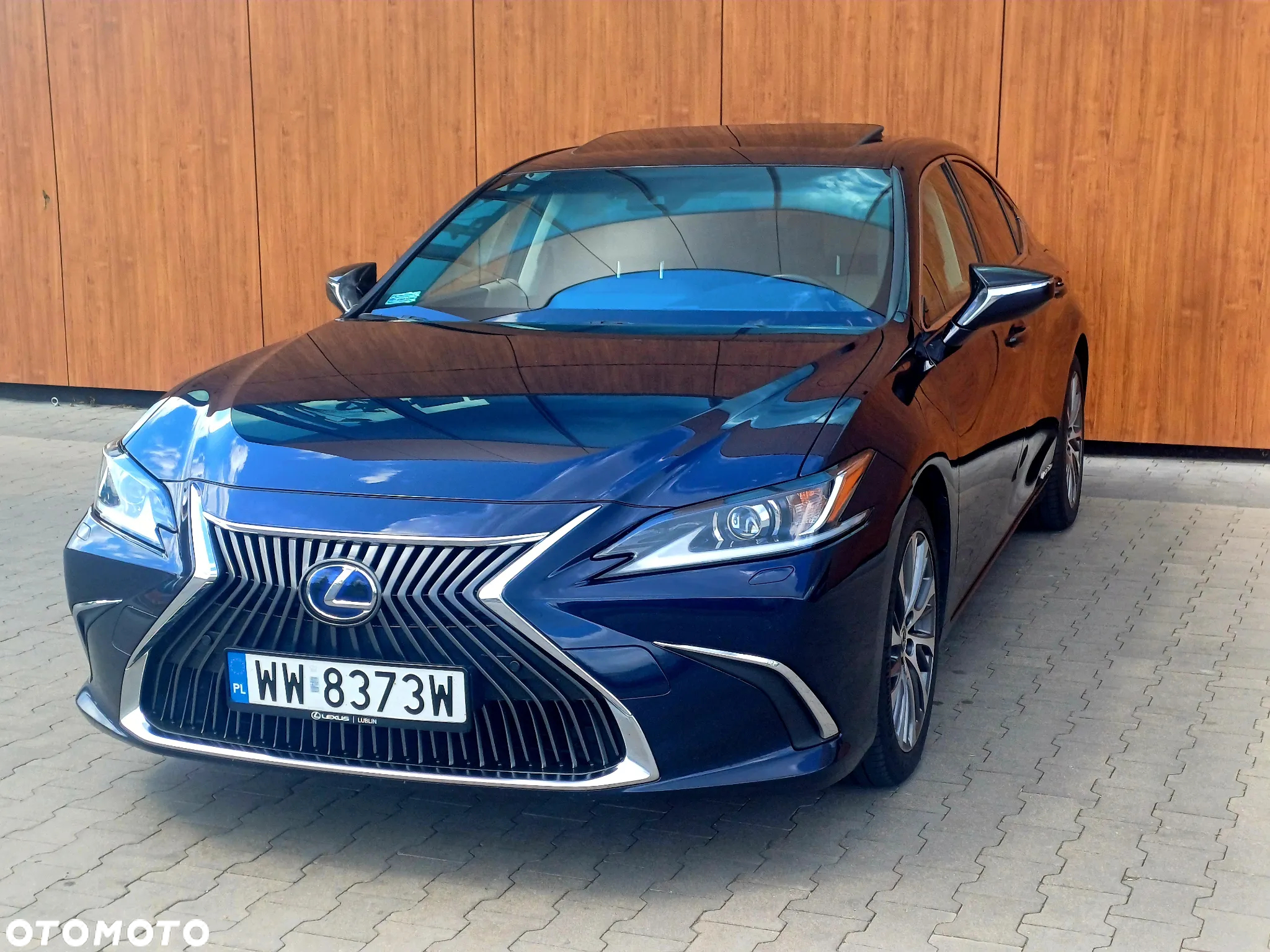 Lexus ES 300h Business Edition + - 2