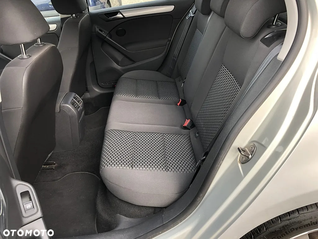 Volkswagen Golf 1.6 TDI DPF Comfortline - 11