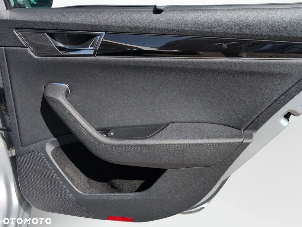 Skoda Superb 2.0 TDI SCR 4x4 L&K DSG - 14