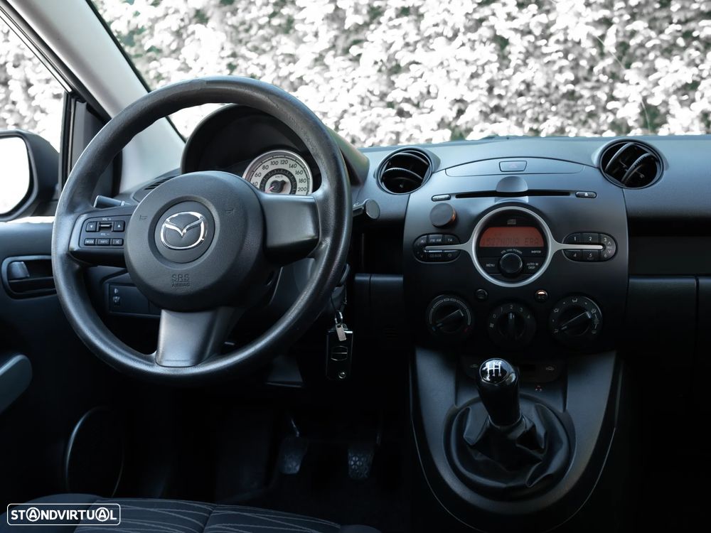 Mazda 2 - 7