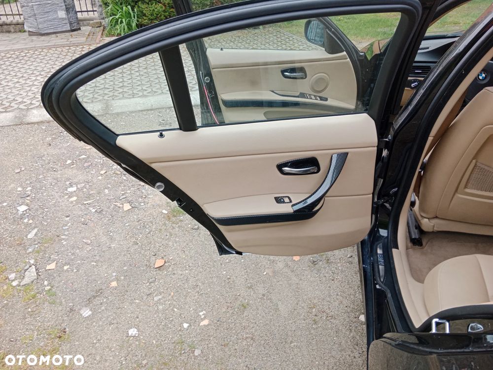 BMW Seria 3 325i - 13