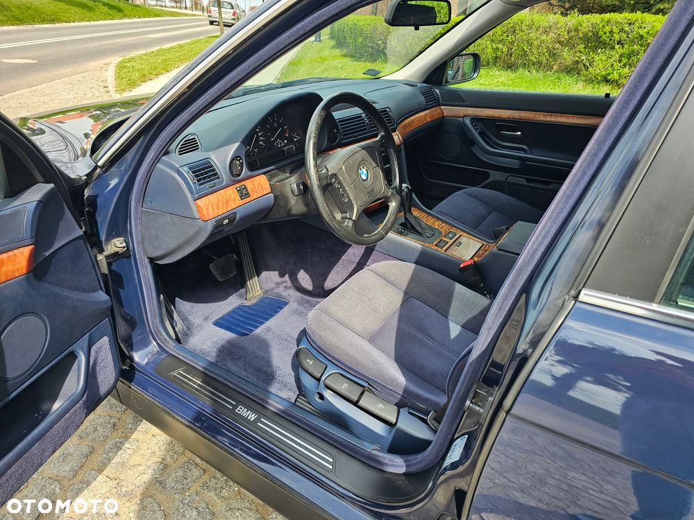 BMW Seria 7 728i L - 4