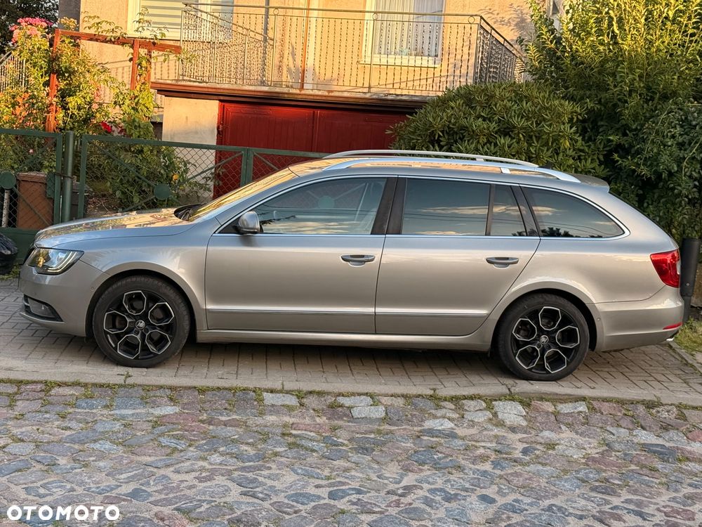 Skoda Superb 2.0 TDI L&K DSG - 16