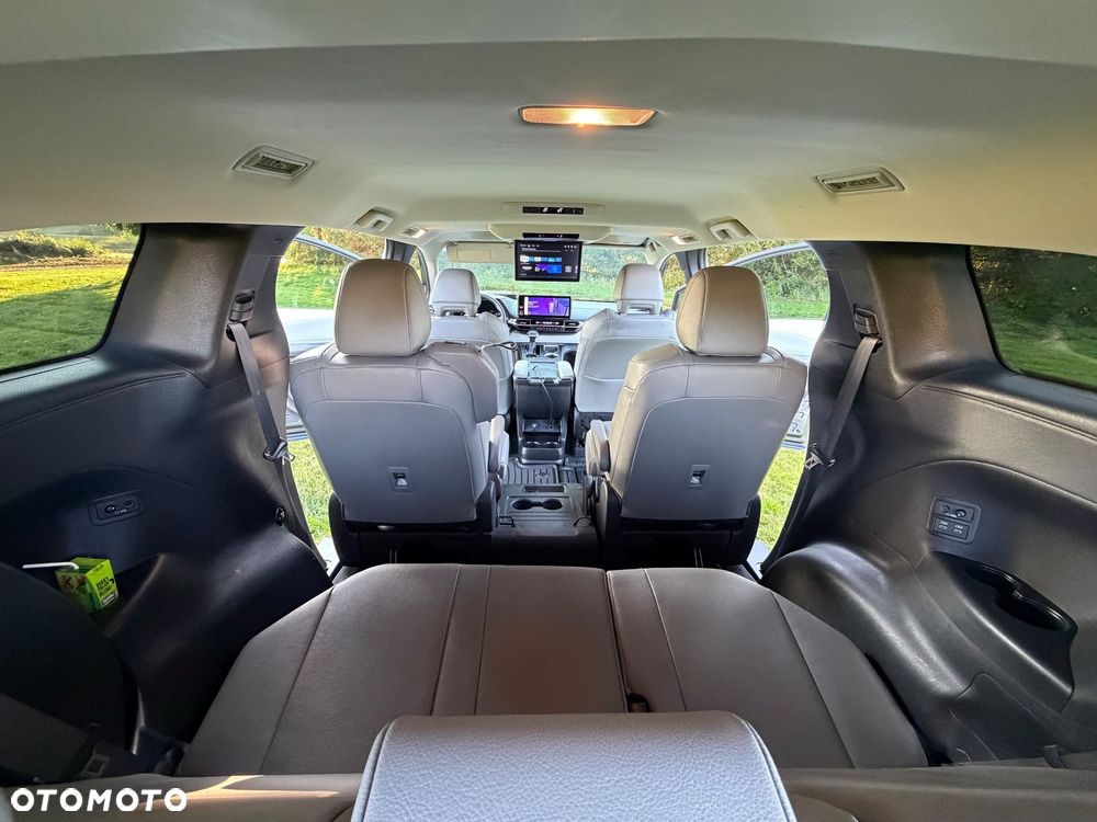 Toyota Sienna - 20