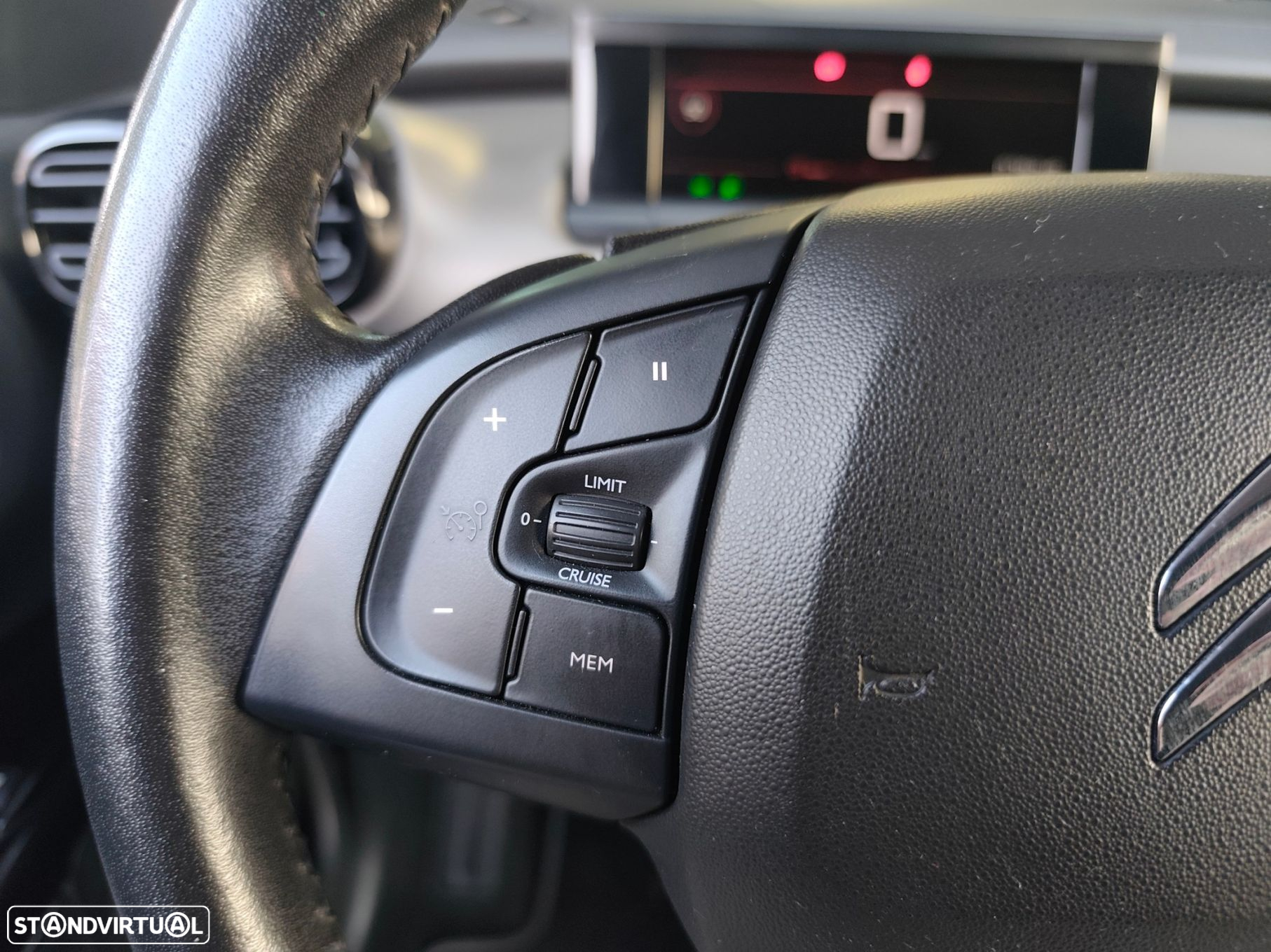 Citroën C4 Cactus 1.2 PureTech Shine Pack - 24