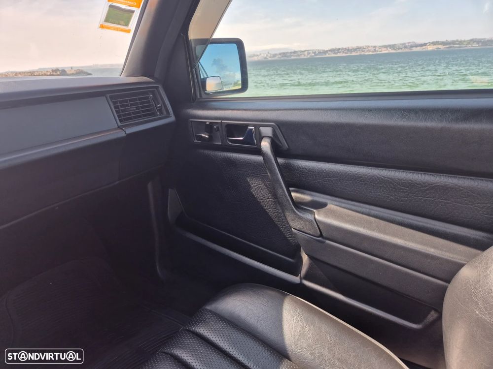 Mercedes-Benz W201 (1982-1993) - 11