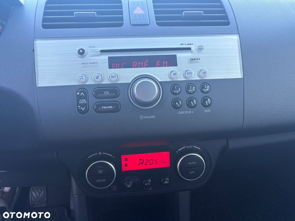Suzuki Swift 1.3 Sakura - 15