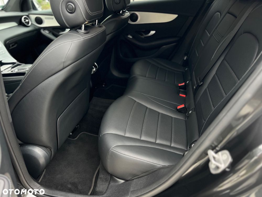 Mercedes-Benz GLC 200 4Matic 9G-TRONIC AMG Line - 18