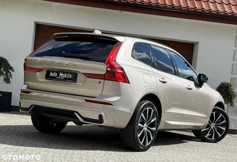 Volvo XC 60 B4 D AWD Plus Dark - 4