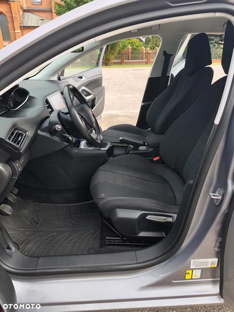 Peugeot 308 1.6 BlueHDi Style S&S - 11