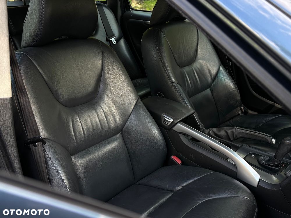 Volvo XC 70 D5 AWD Momentum - 6