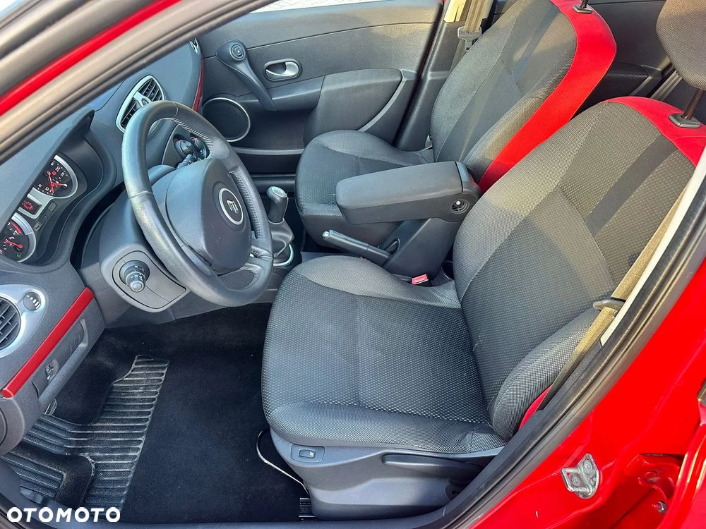Renault Clio - 13