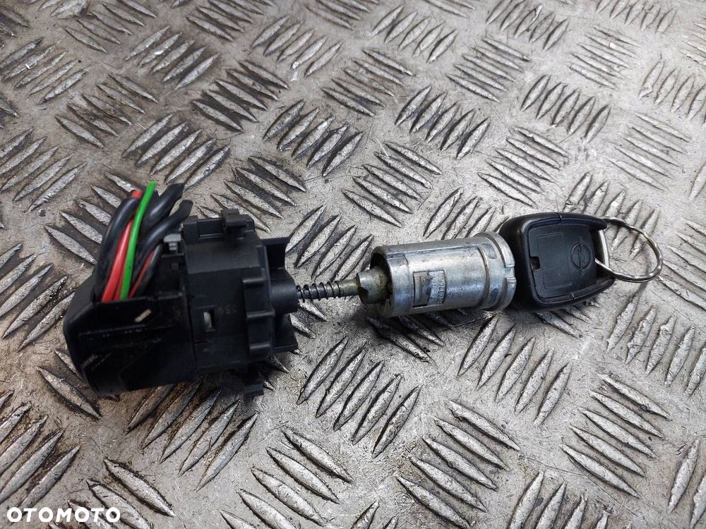STACYJKA Z KLUCZYKIEM OPEL ASTRA G ZAFIRA A 09146299 - 1